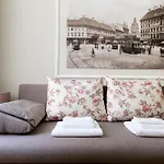 Cozy Downtown Διαμέρισμα *