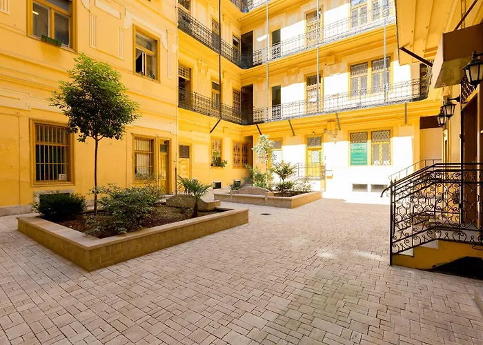 Cozy Downtown Apartament *